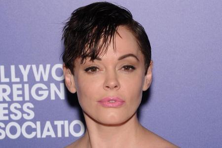 Wie Kunis bemängelte dagegen Mimin Rose McGowan, dass sie mit ihrem Körper Verkaufszahlen ankurbeln soll: 