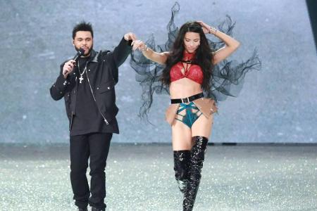 Wow! The Weeknd mit dem brasilianischen Model Adriana Lima.