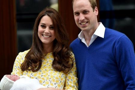 Prinzessin Charlotte mit ihren Eltern vor dem Krankenhaus in London