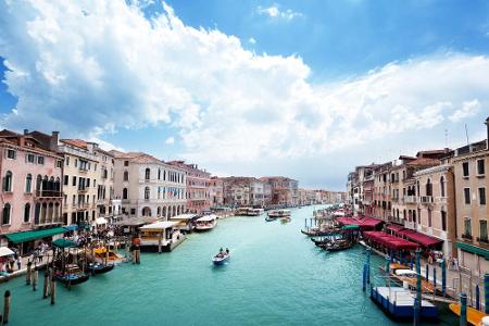 Seit demselben Jahr darf sich auch Venedig mit dem Titel 