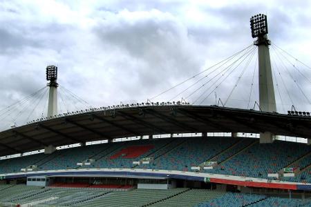 Bleiben wir im Norden von Europa. Nicht weniger speziell ist das Design des Ullevi in Göteborg. Bei der Fußball-WM in Schwed...