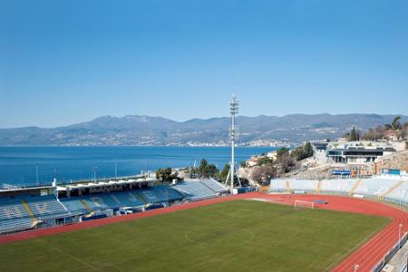 Was für eine Aussicht! Im Stadion Kantrida in Rijeka wird jedoch nicht mehr aufgespielt, ein Neubau soll an gleicher Stelle ...