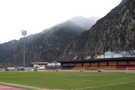 Ein Highlight zum Schluss, das Estadi Comunal d'Andorra la Valle: Gut 1.300 Zuschauerplätze. Austragungsort aller (!) Spiele...