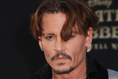 1995 versuchte sich auch Johnny Depp als Musiker. Wer hätte gedacht, dass auf dem Debütalbum seiner Band P unter anderem ein...