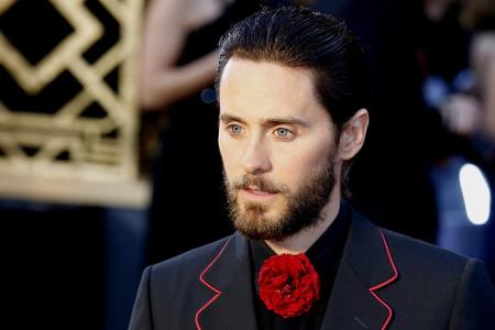 Man kennt ihn als Frontsänger der Band 30 Seconds to Mars - mindestens genauso erfolgreich ist Jared Leto allerdings auch al...