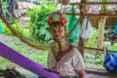 Ein langer Hals entspricht durchaus dem gängigen Schönheitsideal. Die Padaung-Frauen in Myanmar erweitern diese Vorstellung ...