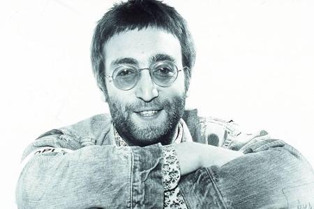 Insektenartige Wesen sollen Ex-Beatle John Lennon (1940-1980) in seiner Wohnung besucht haben. Sie sollen angeblich seine Ge...