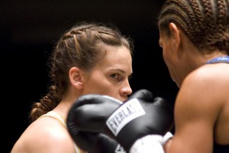 Nicht nur Hollywoods Männerriege überzeugte im Box-Geschäft. Hilary Swank spielte 2004 in 