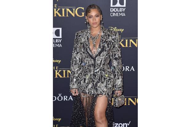 Beyoncé hat sich schon die eine oder andere helfende Hand in Sachen Beauty akzeptiert, aber wenn es drauf ankommt, braucht s...