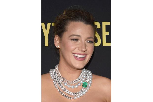 Blake Lively hat viele attraktive Attribute, eines davon sind ihre herrlichen Beach Waves. Die stammen aber nicht von irgend...