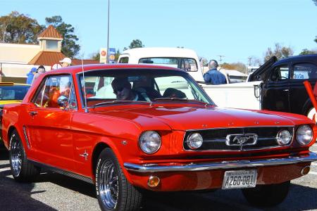 Auch der Ford Mustang spielte in vielen Hollywood-Produktionen eine Hauptrolle. Wer erinnert sich nicht an den legendären 68...