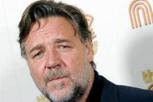 Russell Crowe trauert um seinen Vater