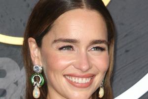 Emilia Clarke wurden mit 28 schon Filler gegen Falten empfohlen