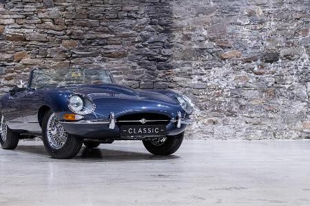 Als dunkelblaues Cabriolet steht der Jaguar E-Type sogar im MOMA in New York.