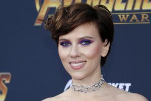 Scarlett Johansson hat aus Kontroversen "eine Karriere gemacht"