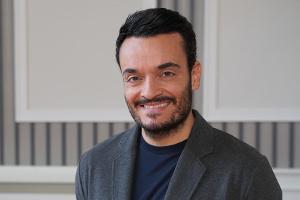 Giovanni Zarrella begleitet die Kandidaten in der neuen ZDF-Sendung "Heimliche Helden".