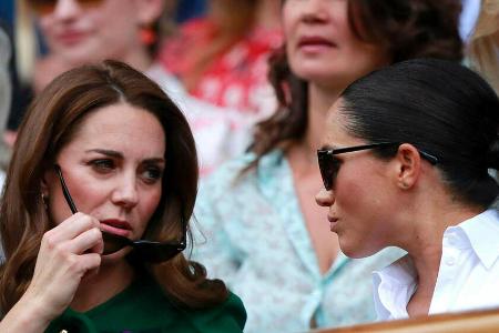 Herzogin Kate (l.) und Herzogin Meghan bei einem gemeinsamen Besuch des Wimbledon-Turniers.