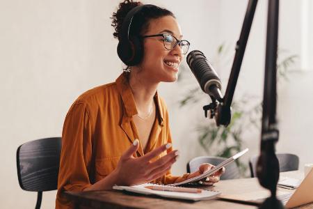 Einen Podcast aufzunehmen ist nicht schwierig.