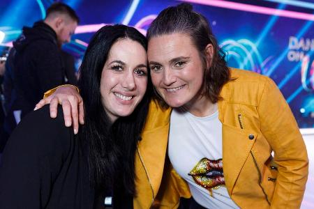 Nadine Angerer (r.) mit ihrer Ehefrau Magdalena.