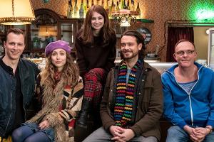 "Nix Festes": Sitcom mit Josefine Preuß bekommt eine zweite Staffel