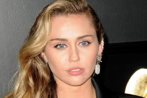 "Eine wahre Königin": Miley Cyrus trauert um Hündin Mary Jane