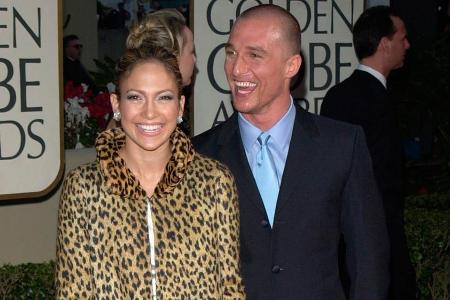 Jennifer Lopez und Matthew McConaughey bei den Golden Globes 2001. Jennifer Lopez und Matthew McConaughey bei den Golden Globes 2001.