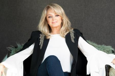 Bonnie Tyler verbringt den Lockdown in ihrem Haus in Portugal.