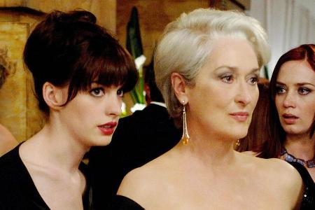 Anne Hathaway (l.) und Meryl Streep in 