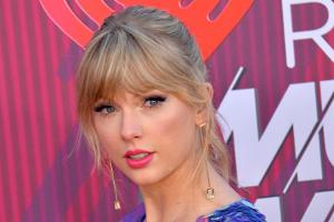 Freizeitpark verklagt Taylor Swift wegen ihres Albums "Evermore"