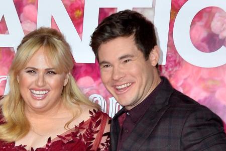 Rebel Wilson und Adam Devine verstehen sich vor und abseits der Kamera blendend