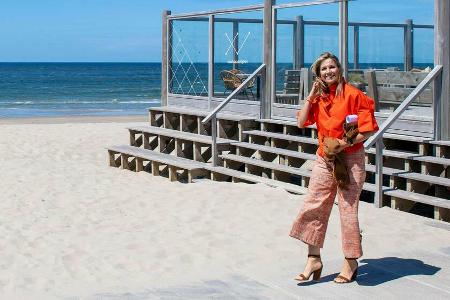 Königin Máxima der Niederlande hat das Meeting auf der Insel Texel sichtlich genossen.