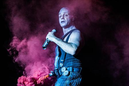 Rammstein während eines Auftritts in Moskau. Rammstein während eines Auftritts in Moskau.