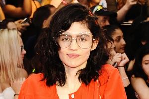 Grimes will Teil ihrer Seele verkaufen - für zehn Millionen Dollar