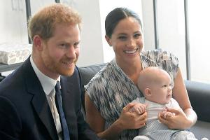 Harry und Meghan sollen die Nanny der Beckhams engagiert haben