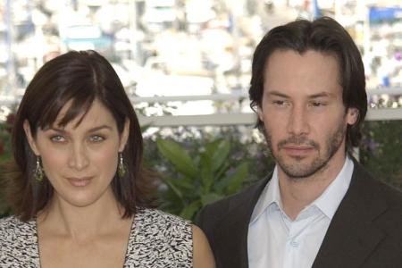 Carrie-Anne Moss und Keanu Reeves stehen wieder für einen Carrie-Anne Moss und Keanu Reeves stehen wieder für einen