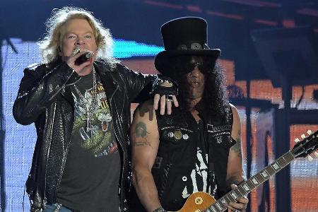 Axl Rose und Slash bei einem Auftritt von Guns N' Roses in Rio