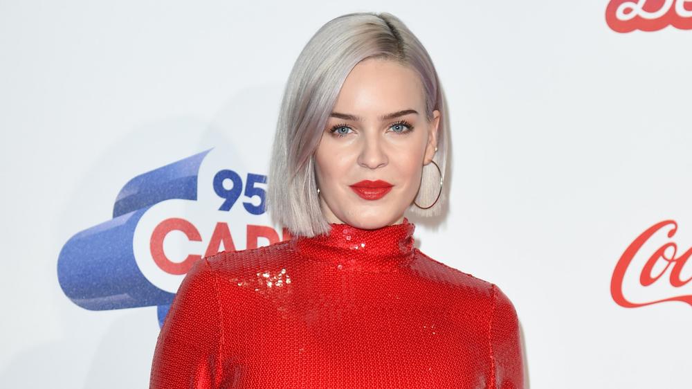 CoronaIsolation AnneMarie mutiert zur Gärtnerin