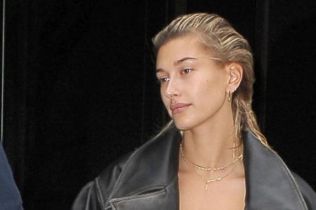 Hailey Bieber wehrt sich gegen Gerüchte.