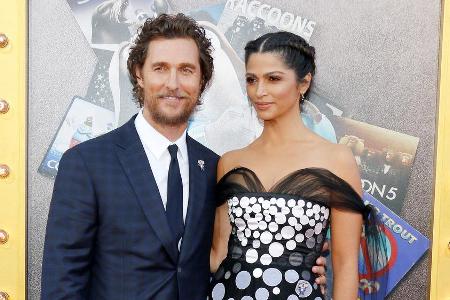 Matthew McConaughey an der Seite seiner ebenfalls wohltätigen Ehefrau Camila Alves