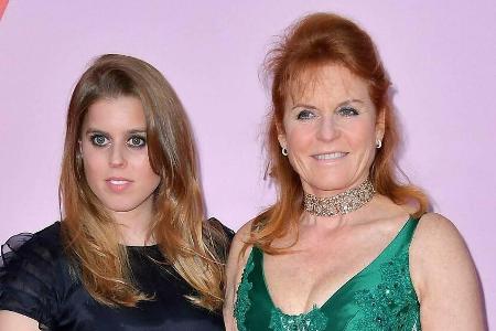 Prinzessin Beatrice und ihre Mutter, Sarah Ferguson, zu Gast bei einem 