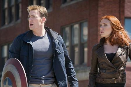Auch Captain America (Chris Evans) und Black Widow (Scarlett Johansson) mussten schon eine Marvel-Verschwörung aufdecken. Auch Captain America (Chris Evans) und Black Widow (Scarlett Johansson) mussten schon eine Marvel-Verschwörung aufdecken.