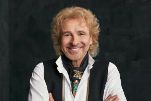 Wer feiert mit Thomas Gottschalk in den Geburtstag rein?