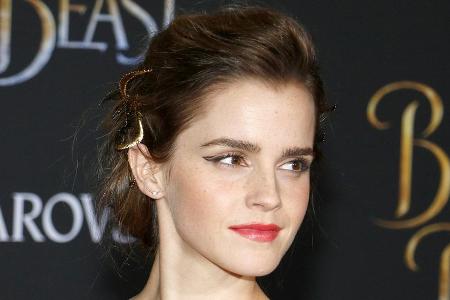 Emma Watson hat sich mit ihren Tweets eindeutig gegen J.K. Rowling gestellt Emma Watson hat sich mit ihren Tweets eindeutig gegen J.K. Rowling gestellt