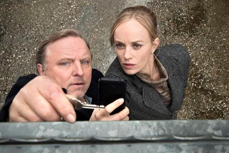Die Kommissare Frank Thiel (Axel Prahl) und Nadeshda Krusenstern (Friederike Kempter) dürfen am Sonntag ran Die Kommissare Frank Thiel (Axel Prahl) und Nadeshda Krusenstern (Friederike Kempter) dürfen am Sonntag ran