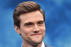 Rassistische Tweets: Hartley Sawyer bei "The Flash" gefeuert