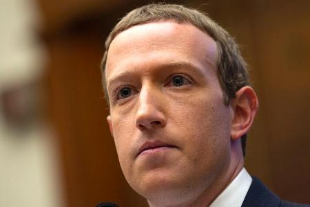 Mark Zuckerberg will stärker gegen Hassbotschaften vorgehen.