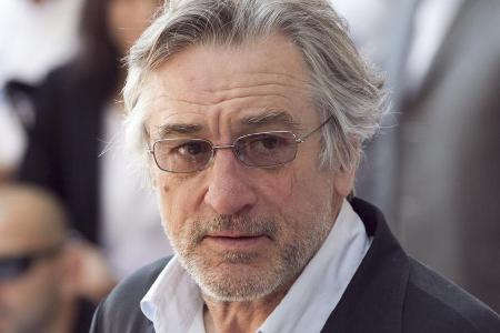 Robert De Niro äußert sich zum Thema Rassismus und Polizeigewalt sowie die Erziehung seiner sechs afroamerikanischen Kinder Robert De Niro äußert sich zum Thema Rassismus und Polizeigewalt sowie die Erziehung seiner sechs afroamerikanischen Kinder