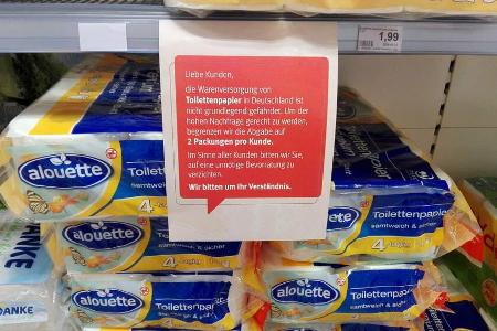 Zweitweise wurde der Kauf von Klopapier im Frühjahr auf nur wenige Packungen beschränkt. Zweitweise wurde der Kauf von Klopapier im Frühjahr auf nur wenige Packungen beschränkt.