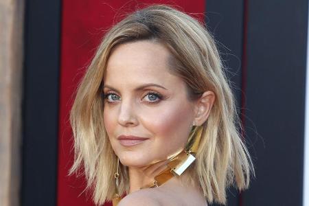 Schauspielerin Mena Suvari erwartet ihr erstes Kind.