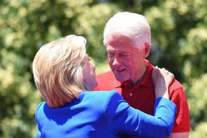 Hillary Clinton feiert Ehemann Bill: "Immer noch mein bester Freund"